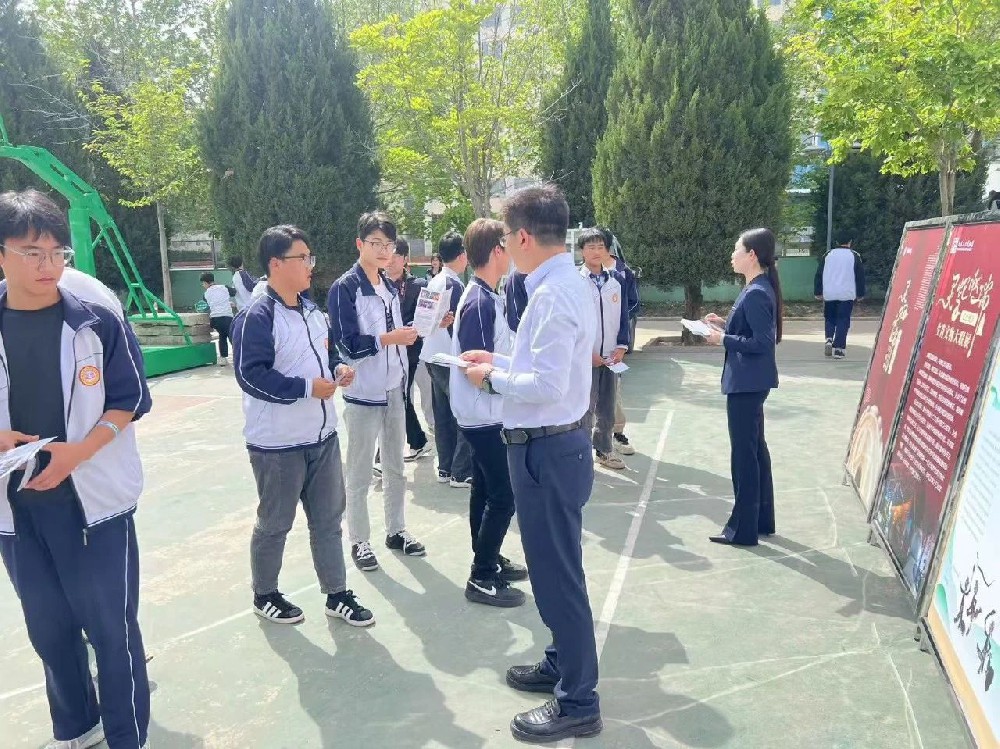 【“四进”活动】|天水工业博物馆流动展览点燃学子工业文化热情
